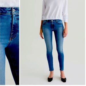 AG NEW The Farrah Skinny Ankle High Rise Medium Wash